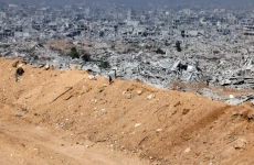 غارديان: إدارة ترامب تخطط لبناء قاعدة عسكرية تضم 5000 جندي في غزة