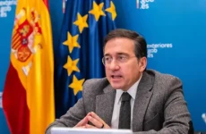 وزير الخارجية الإسباني: نطالب حزب الله بوقف هجماته ضد إسرائيل