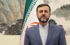 إيران تحذر من تحركات عسكرية في مضيق هرمز
