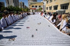 موظفون أتراك يخلّدون أسماء آلاف الأطفال الفلسطينيين على لافتة في قيصري