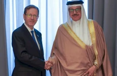 تفاصيل لقاء الرئيس الإسرائيلي مع وزير الخارجية البحريني في أذربيجان