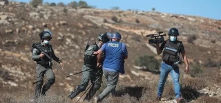 إعلام الأسرى: 42 صحفيًا فلسطينيًا ما زالوا معتقلين في سجون الاحتلال