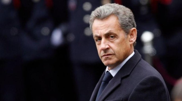 154-193748-sarkozy-top-selling-memoir-france-2