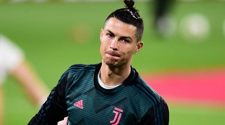 98-150602-ronaldo-juventus-60-millions_700x400