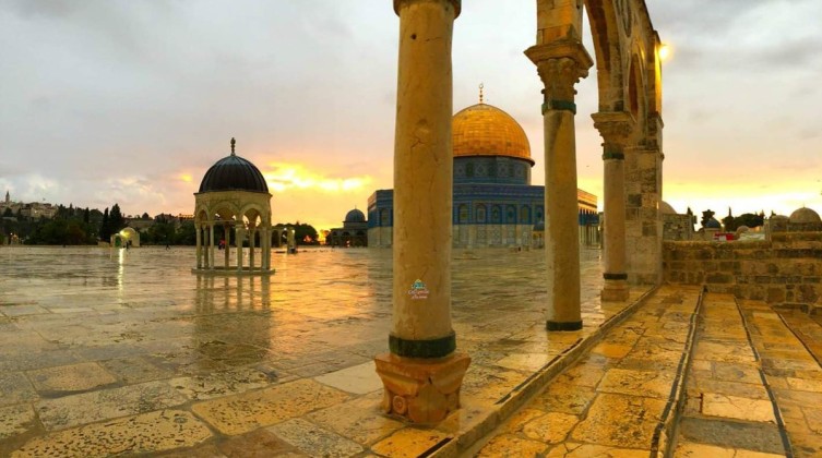 الإحتلال يعرقل وصول المصلين من الأراضي المحتلة إلى المسجد الأقصى