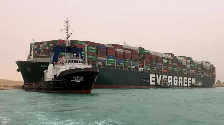 مالك السفينة “إيفر جيفن” يرفع دعوى ضد هذه الجهة لجنوحها في قناة السويس