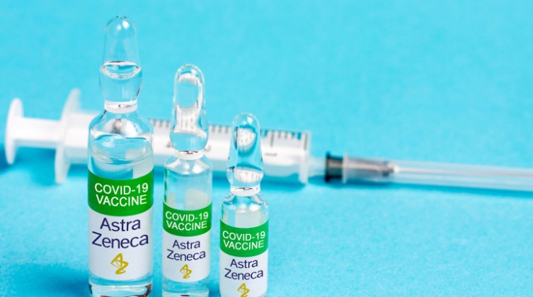 قرار حكومي بإلزام الموظفين بتلقي لقاح كورونا بغزة