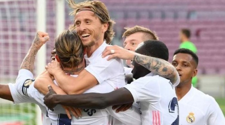 100-012113-modric-not-think-renew-contract-real-madrid_700x400