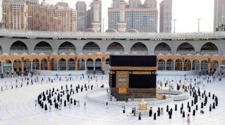 133-001649-eiizef9xgaaia2f-7_700x400