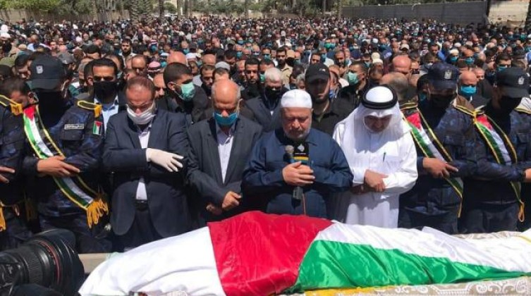 715f6e466b80de79692c104b6a5f95a6