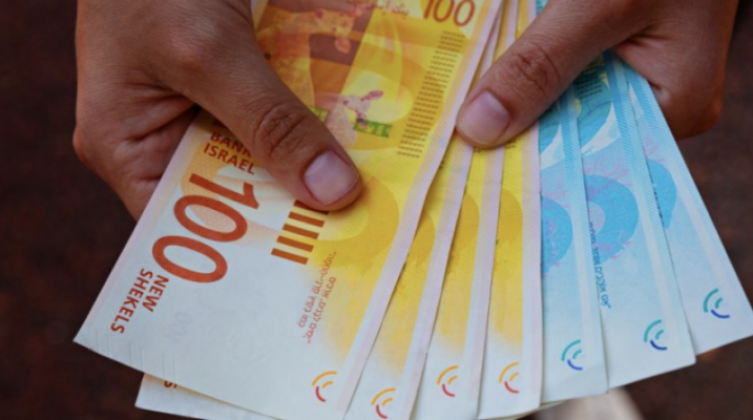 المالية بغزة: الوضع المالي قد يؤثر على موعد ونسبة صرف الرواتب هذا الشهر