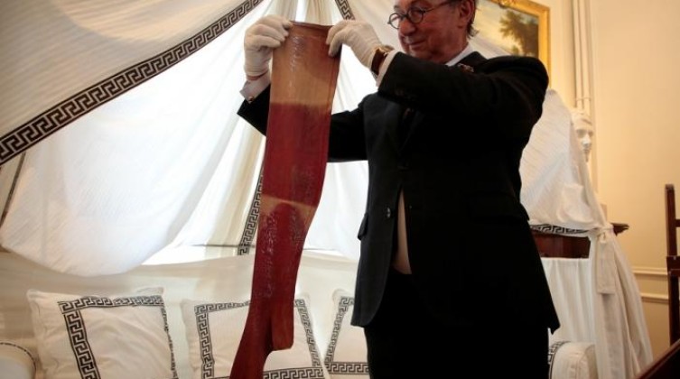 78-212417-auction-stockings-bloodied-cloth-napoleon_700x400