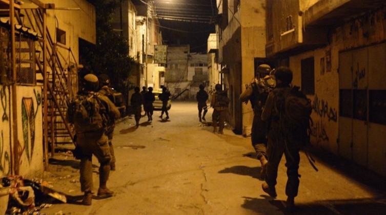 جنين: الاحتلال يعتقل خمسة شبان من بلدة قباطية