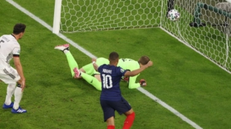 فرنسا تفوز على ألمانيا