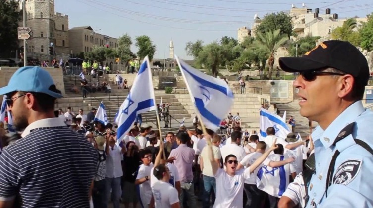 القدس المحتلة: قوات الاحتلال تُخلي المعتكفين من باحات الاقصى وتسمح باقتحامات المتطرفين