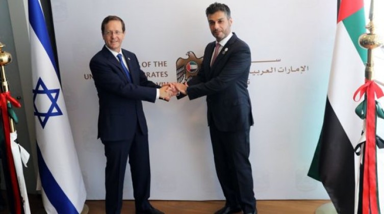 _119385226_hi068591646