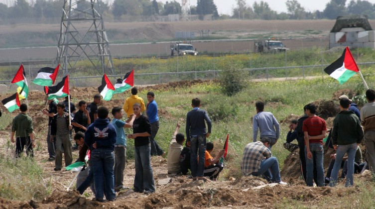 بدء توافد الجماهير الفلسطينية شرقي خانيونس