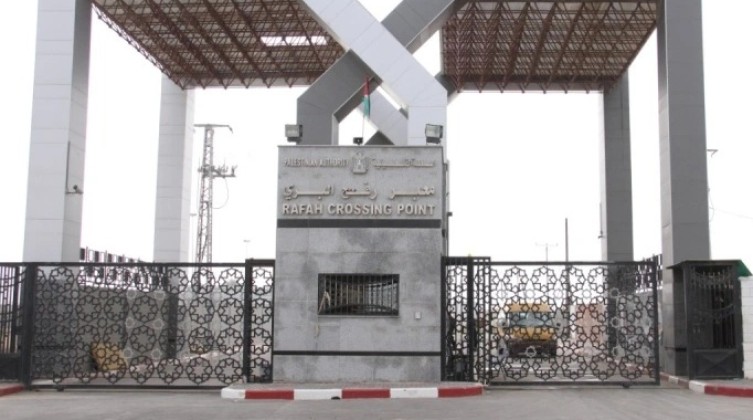 Gaza closes Egypt, Israel borders amid coronavirus spread