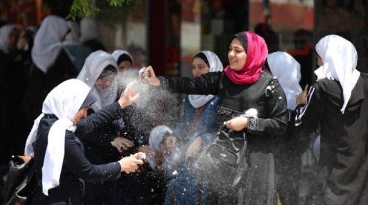 الجهاد الإسلامي تبارك للطلبة الناجحين في الثانوية العامة