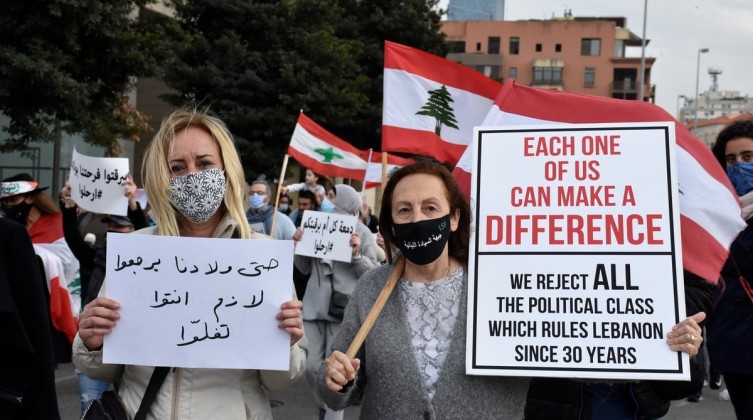 جانب-من-الاحتجاجات-في-لبنان