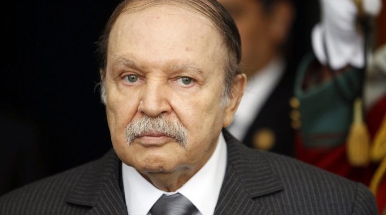 2019-03-15T084128Z_2_LYNXNPEF2E0QA_RTROPTP_4_ALGERIA-PROTEST-IA7-750x430