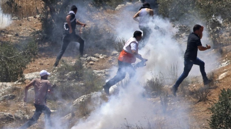 إصابات بالرصاص والاختناق خلال مواجهات مع الاحتلال في بيتا