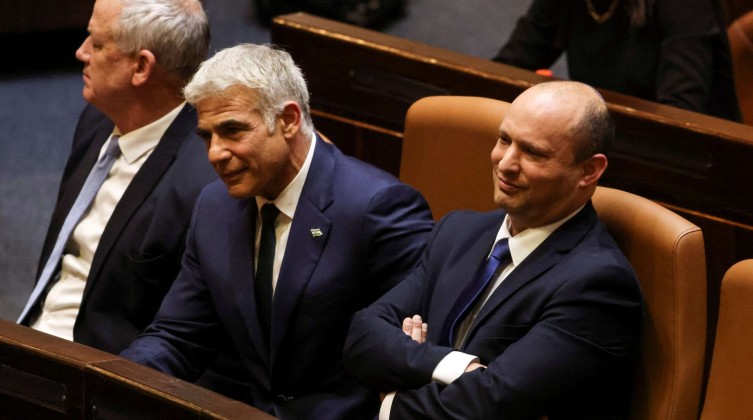 بينت: أي جهة تطلق الصواريخ علينا ستتحمل المسؤولية