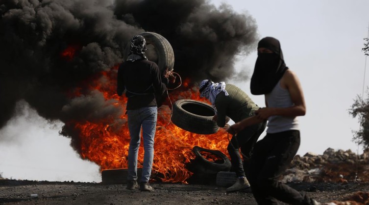 امريكا تتباحث مع إسرائيل حول التهدئة وتحسين حياة الفلسطينيين
