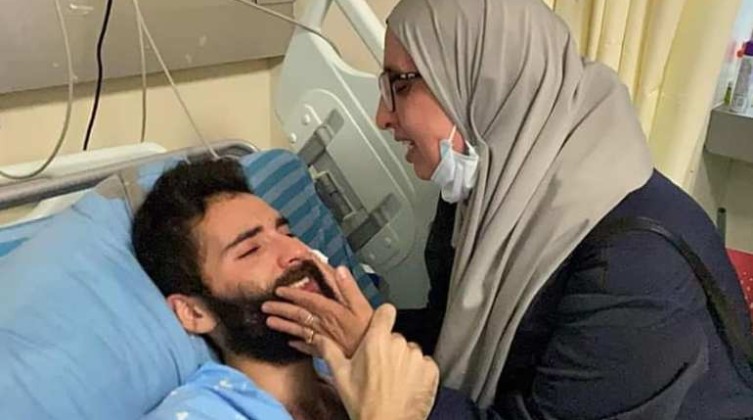 الأسير-ووالدته