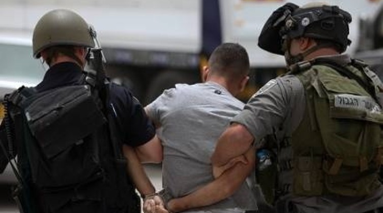 بالأسماء: الاحتلال يشن حملة اعتقالات في الضفة والقدس
