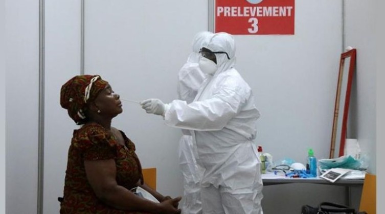 127-100718-corona-around-world-omicron-south-africa-3