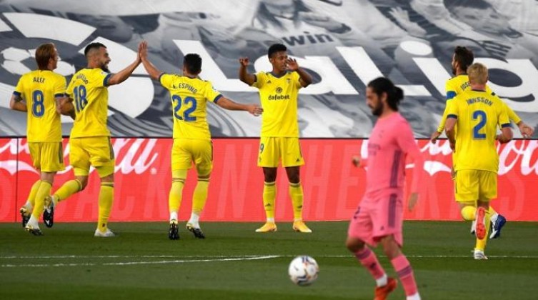 163-013434-cadiz-real-madrid-embarrassment_700x400
