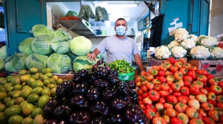 قائمة بأسعار الخضروات والدجاج في غزة