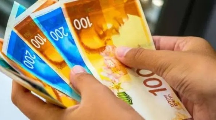 صرف الدفعة الرابعة من 700 شيكل للعمّال والأسر المتضررة من كورونا والعدوان