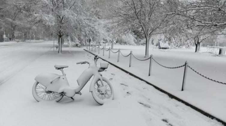 154-223815-snow-storm-eastern-america-homes-electricity_700x400