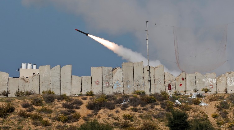 Gaza militants launch rockets into the sea in major exercise