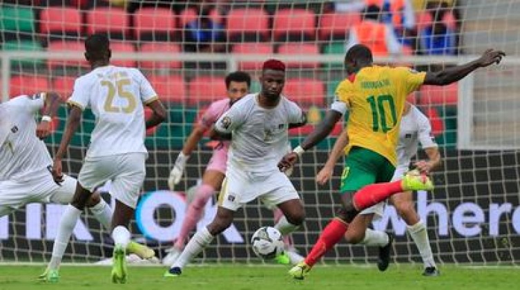 4113986-2022-01-17T170415Z_1272369419_UP1EI1H1BF194_RTRMADP_3_SOCCER-NATIONS-CPV-CMR-REPORT