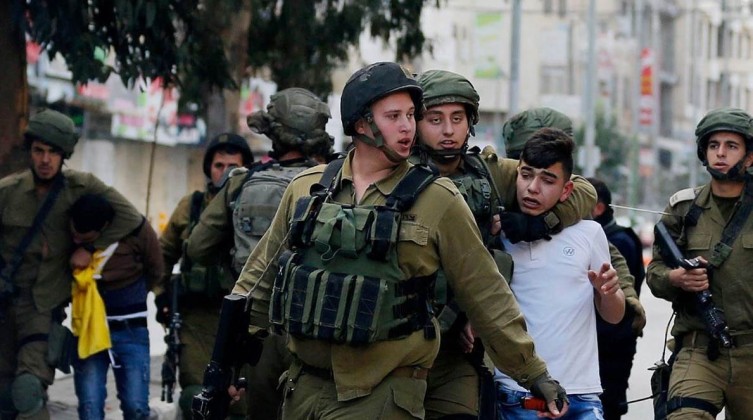 الضفة المحتلة: الاحتلال وجملة من الاعتقالات في الضفة والقدس