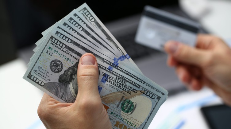 أسعار العملات مقابل الشيكل اليوم الجمعة في فلسطين