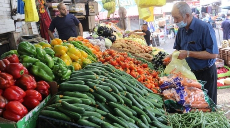 قائمة بأسعار الخضروات والفواكه والدجاج في غزة اليوم الجمعة