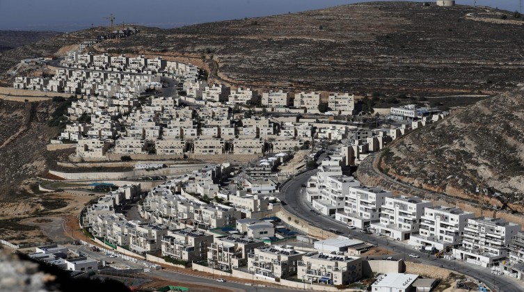 نابلس: مستوطنون يعيدون بناء بؤرة استيطانية على أراضي اللبن الشرقية