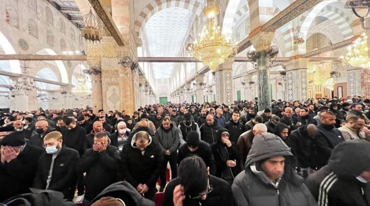 القدس المحتلة: آلاف المصلين يُلبون نداء "الفجر العظيم"