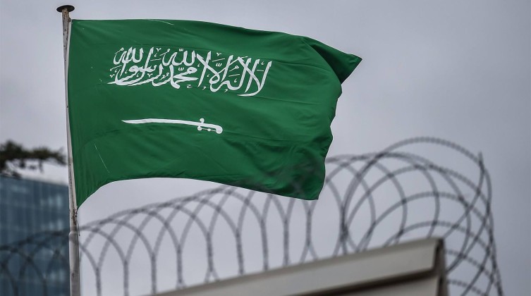 إجراءات جديدة في السعودية للمقيمين والقادمين بسبب كورونا
