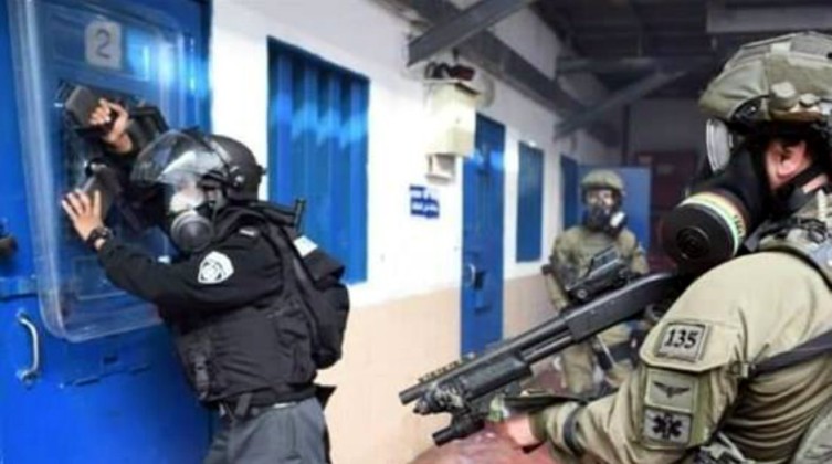 نادي الأسير: عقوبات جماعية على الأسرى في قسم (10) بسجن "نفحة"