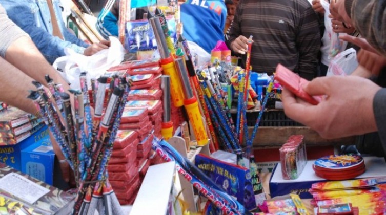 مباحث غزة تضبط 825 قطعة مفرقعات في الوسطى وخانيونس