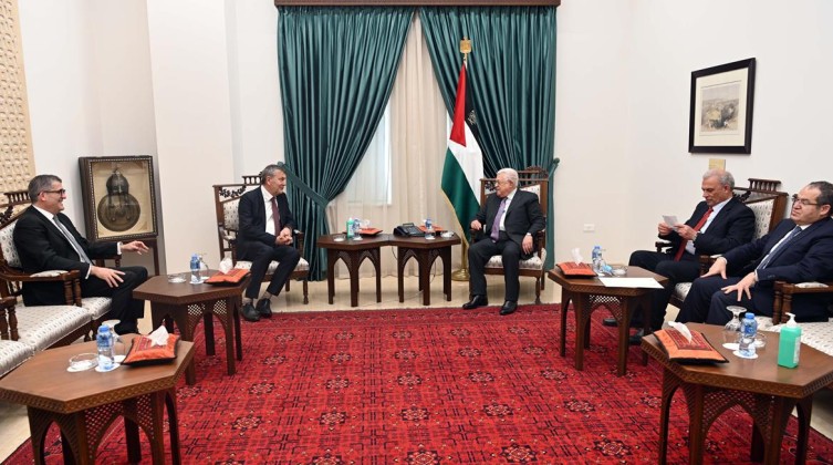 9c40e7b1b42049344ae818e403dedb9c