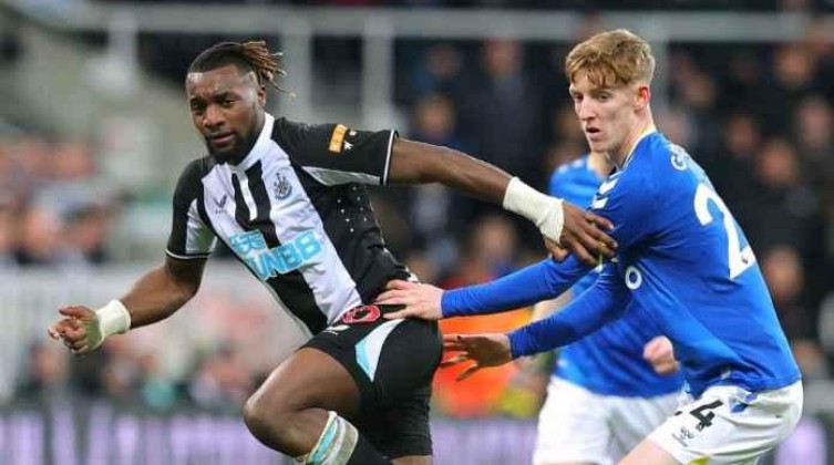 إيفرتون-نيوكاسل