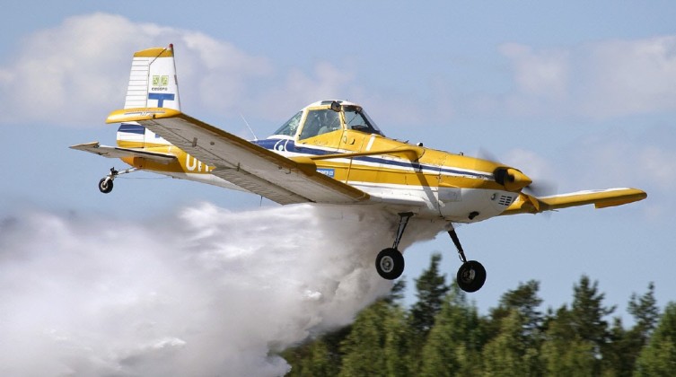 طائرة-رش-مبيدات