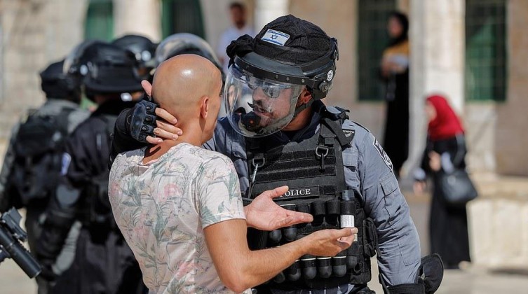القدس المحتلة: الاحتلال يعتقل مواطنًا قرب باب السلسلة