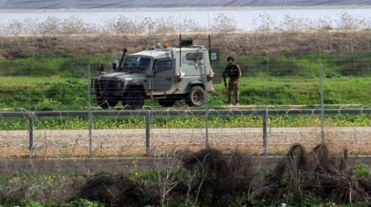 غزة: آليات الاحتلال تتوغل شرق رفح وسط إطلاق نار